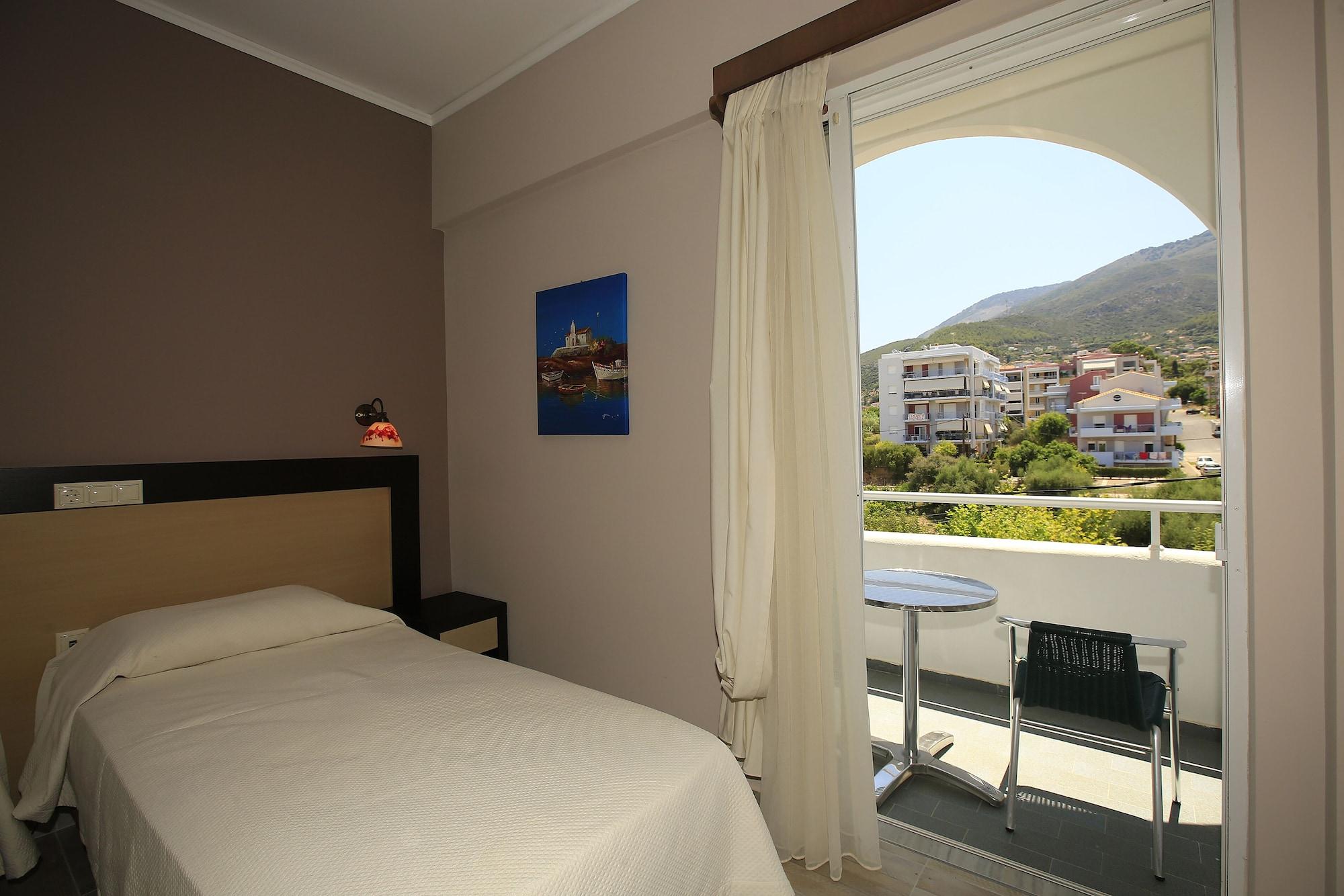 Kyparissia Beach Hotel Exterior photo